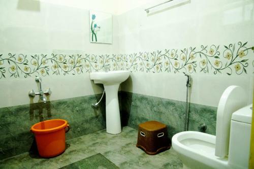Lakeview Nest Homestay