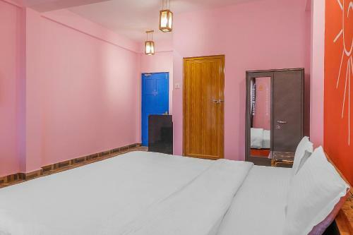 Hotel Capital O 84485 Morjim Beach Grand