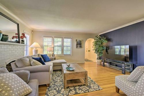 Charming Antioch Home With Private Yard And Grill