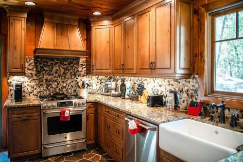 Bass Lake Cabin