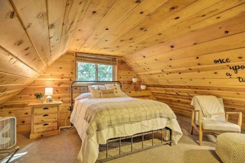 Cozy Cabin About 3 Mi To Big Trees State Park!
