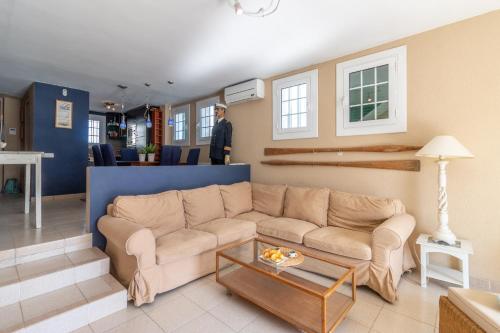 Goldhome - Currican 23