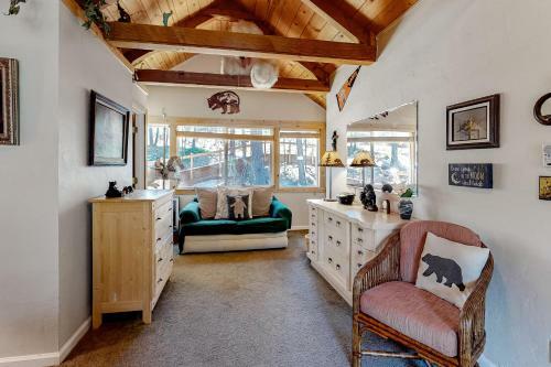 Beary Happy Cabin