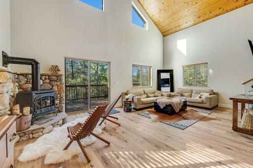 Blue Mountain Hideaway