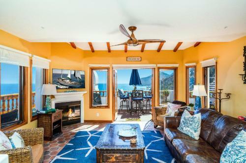 Oceanfront Villa With One Of A Kind Amazing View!!