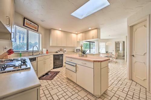 Country Club Home Mtn Views, Pool, Fire Pit!