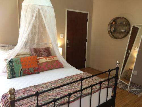 Apartamento Boho-chic Retreat - Retro And Relaxing With Full Kitchen