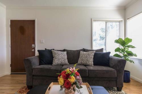 Apartamento Cozy Cottage - Full Kitchen & At-home Comfort