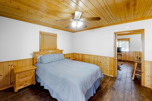 Aurora Bear Cabin