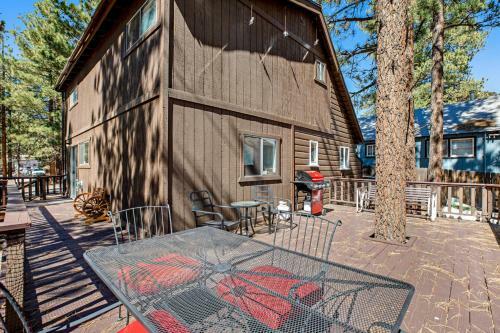 Knotty Pine Tavern