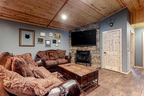 Country Club Cabin