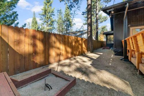 Modern Split Level Cabin -hot Tub & Game Room