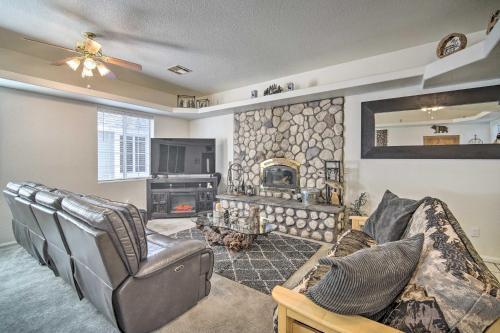 All-season Big Bear Home With Stone Fireplace!