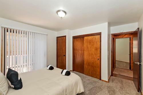 Doormat Vacation Rentals - Sherwood Chalet