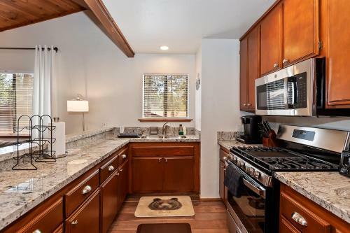 Doormat Vacation Rentals - Sherwood Chalet