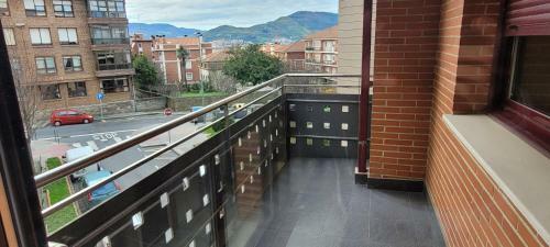 Apartamento Cozy Yellow Home In Getxo