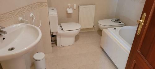 Apartamento Cozy Yellow Home In Getxo