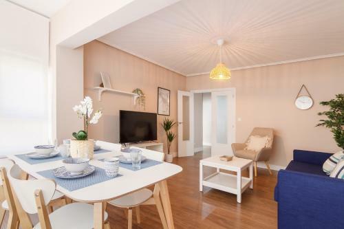 Apartamento C�modo Y Luminoso A 5 Min De La Playa