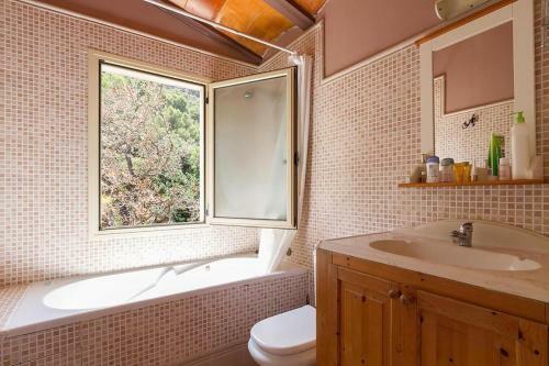 Casa Ponce, Cala Sant Vicen�, 500m From The Beach
