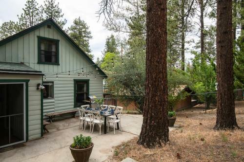 Cougar Rd - Cougar Lodge