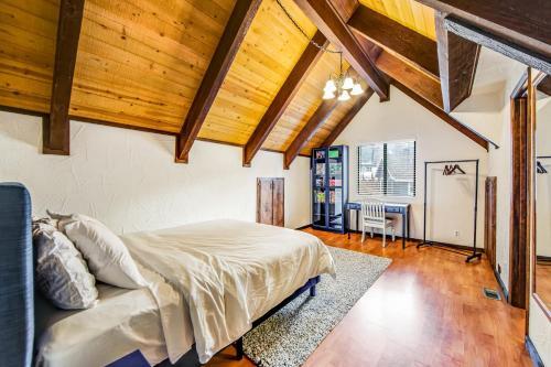 Woody's Bearfoot Cabin