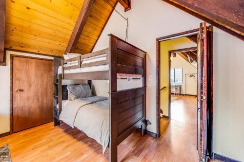 Woody's Bearfoot Cabin