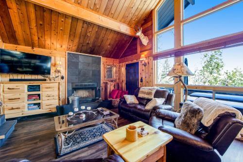 Black Raven Cabin