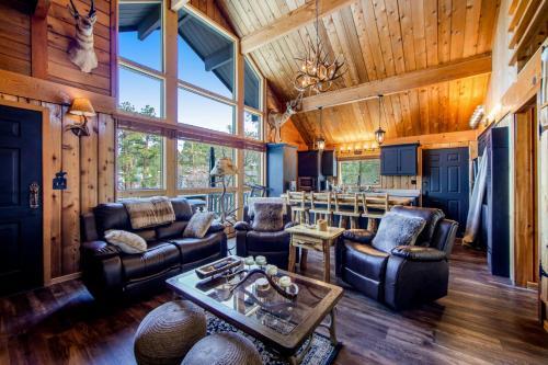 Black Raven Cabin