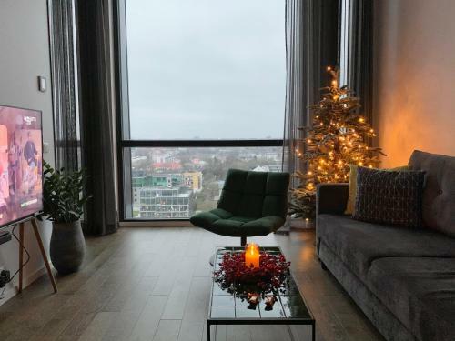 Orange Apartments Tower & Free Parking