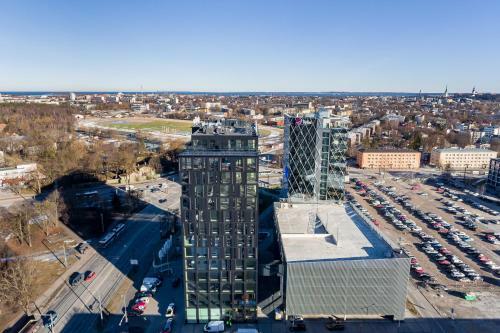 Orange Apartments Tower & Free Parking