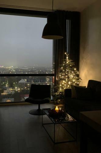 Orange Apartments Tower & Free Parking