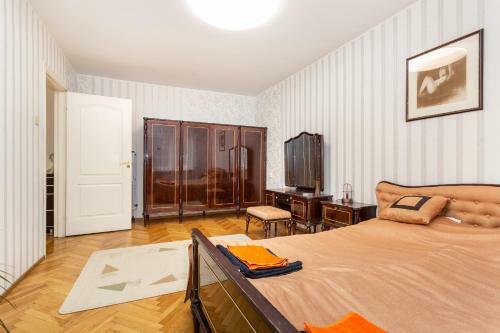 3 Room Central Apartment 90m2 Free Parking