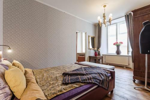 Large & Cozy Apartment In Old Town