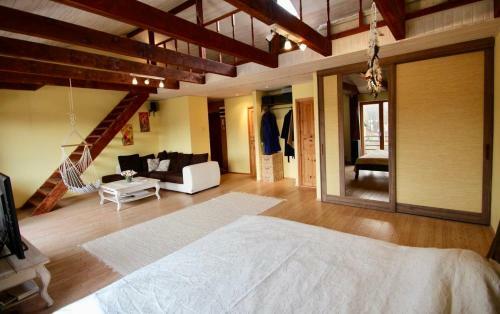 Dream Stay - Luminous Apartment With High Ceilings