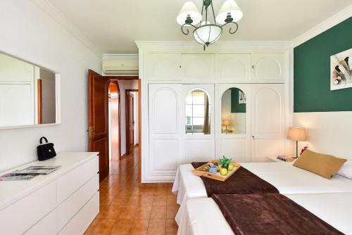 Jacuzzi & Garden Bungalow