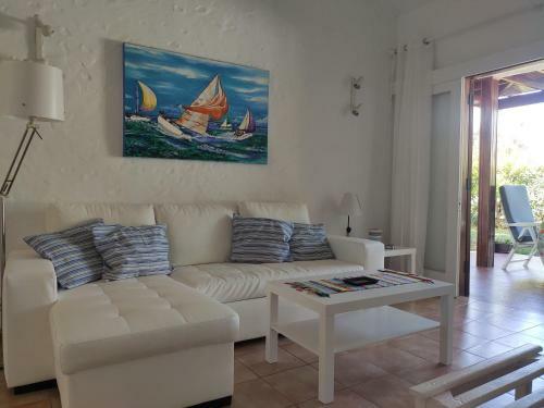 2 Bedroom Bungalow Next Yumbo Center. Free Parking