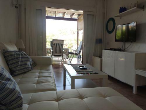 2 Bedroom Bungalow Next Yumbo Center. Free Parking