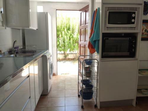 2 Bedroom Bungalow Next Yumbo Center. Free Parking