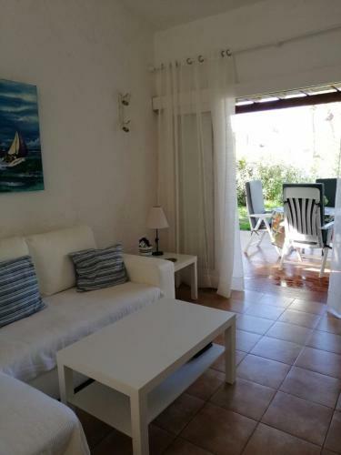 2 Bedroom Bungalow Next Yumbo Center. Free Parking