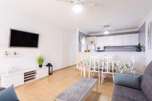 126 Gigantes Cliff Apartment By Sunkeyrents
