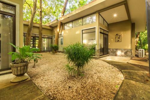Hotel Rancho Haas