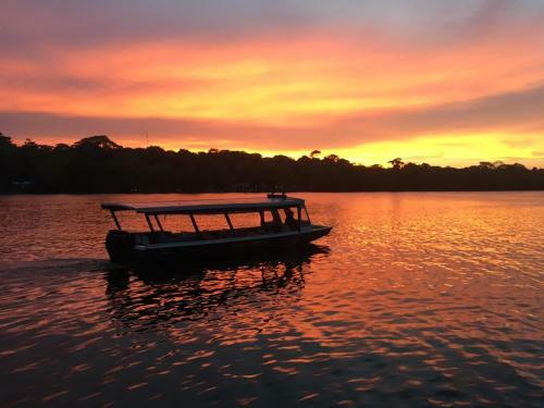 Hotel Cabinas Ensue�os