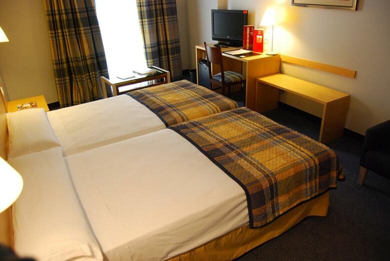Hotel Mercure Bilbao Jardines De Albia