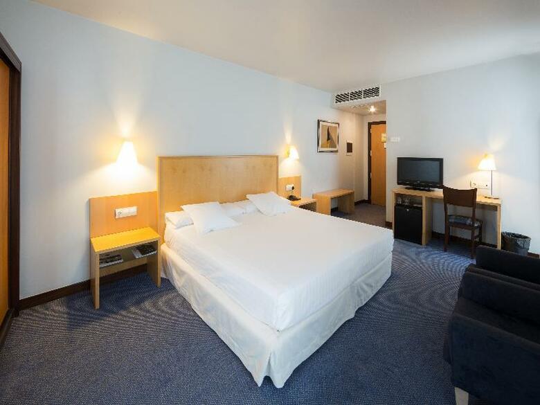 Hotel Mercure Bilbao Jardines De Albia