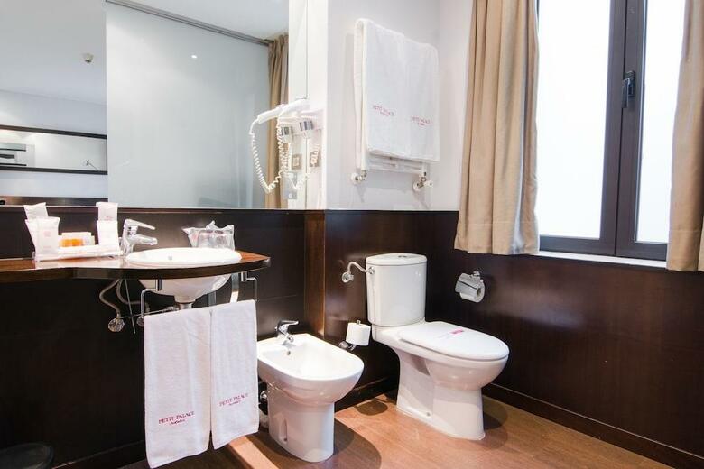 Hotel Petit Palace Arana Bilbao