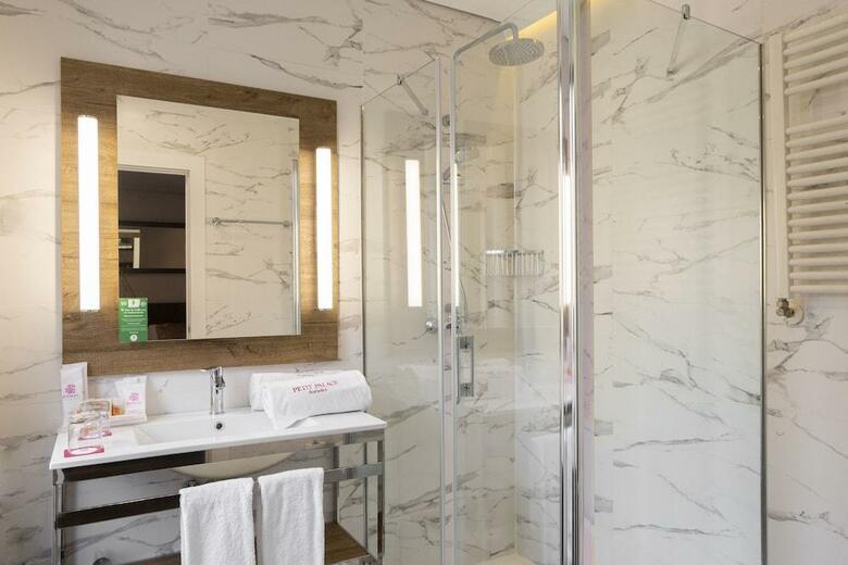 Hotel Petit Palace Arana Bilbao