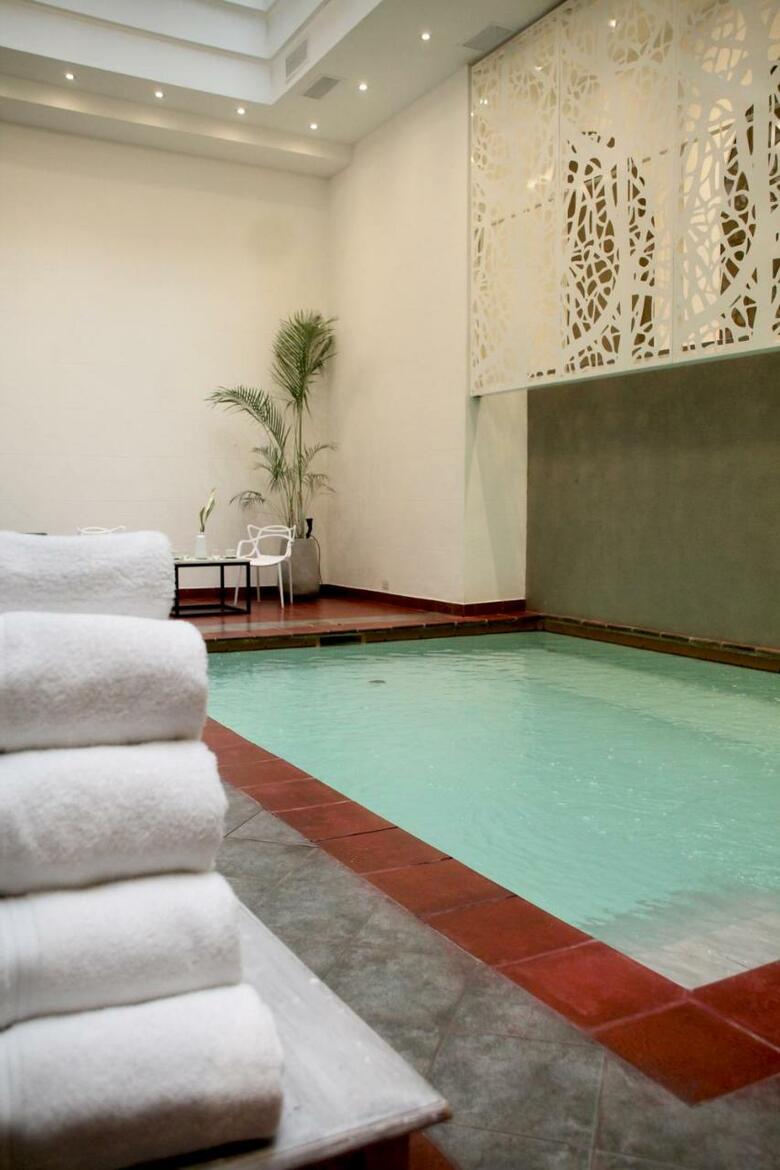 Gardi Hotel & Suites
