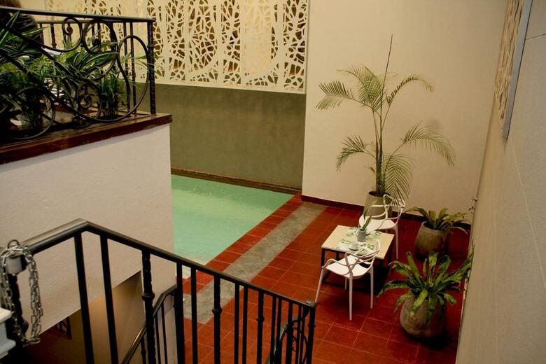 Gardi Hotel & Suites