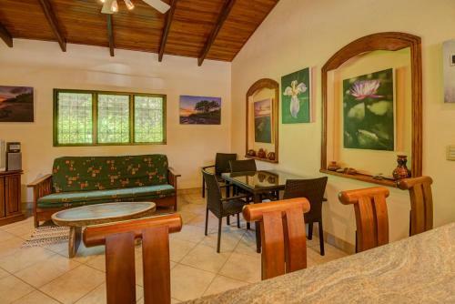 New! 600 Steps From Junquillal Beach - Casa Mariposa Unit 2