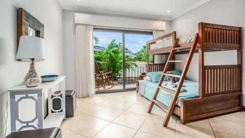 2-bedroom Ocean-view Condo In Flamingo With Pool